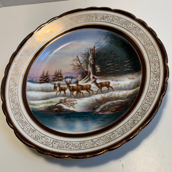 Gold trimmed DEER winter scenery collector plate - Picture 1 of 2